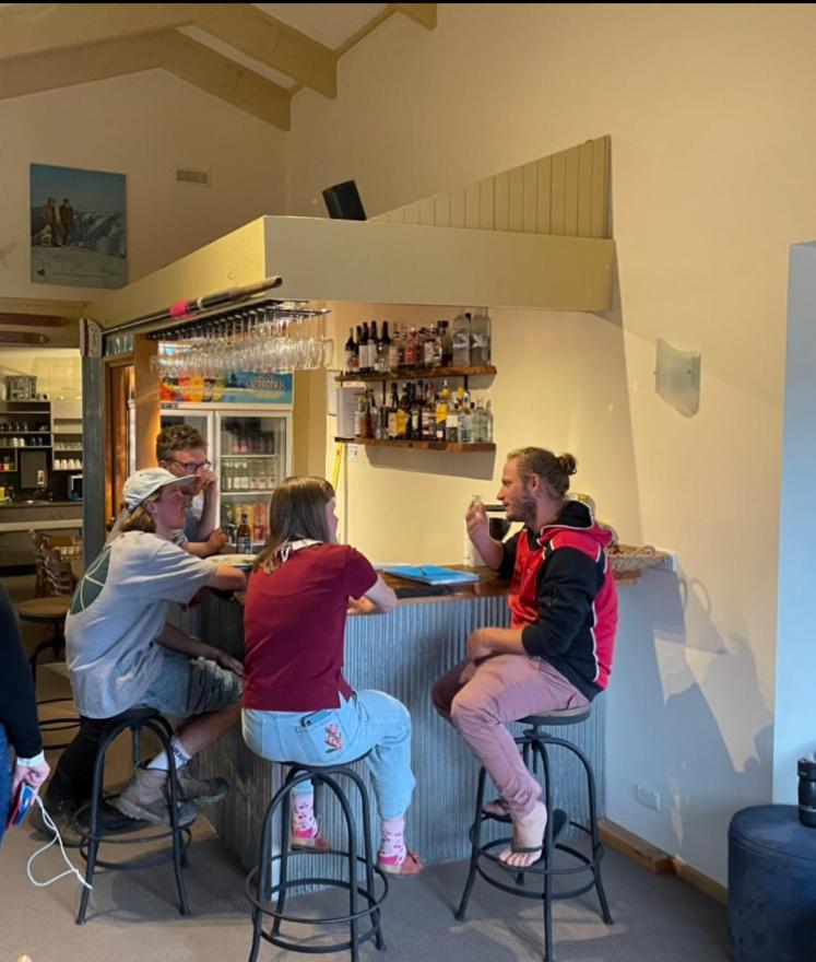 Cooroona Alpine Lodge ฟอลส์ครีก ภายนอก รูปภาพ